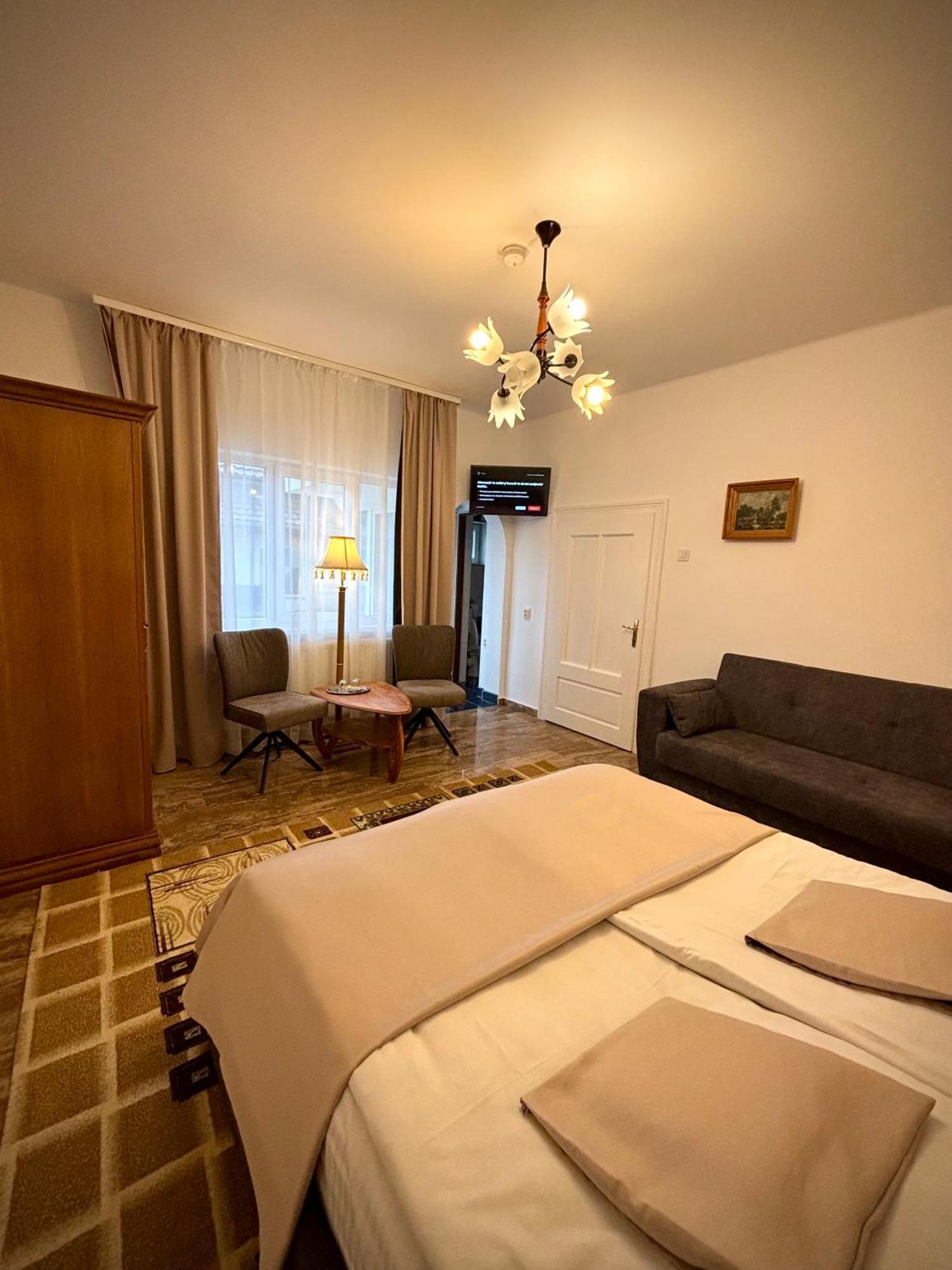 Pensiunea Casa-Stefanel Sadova  Exteriör bild