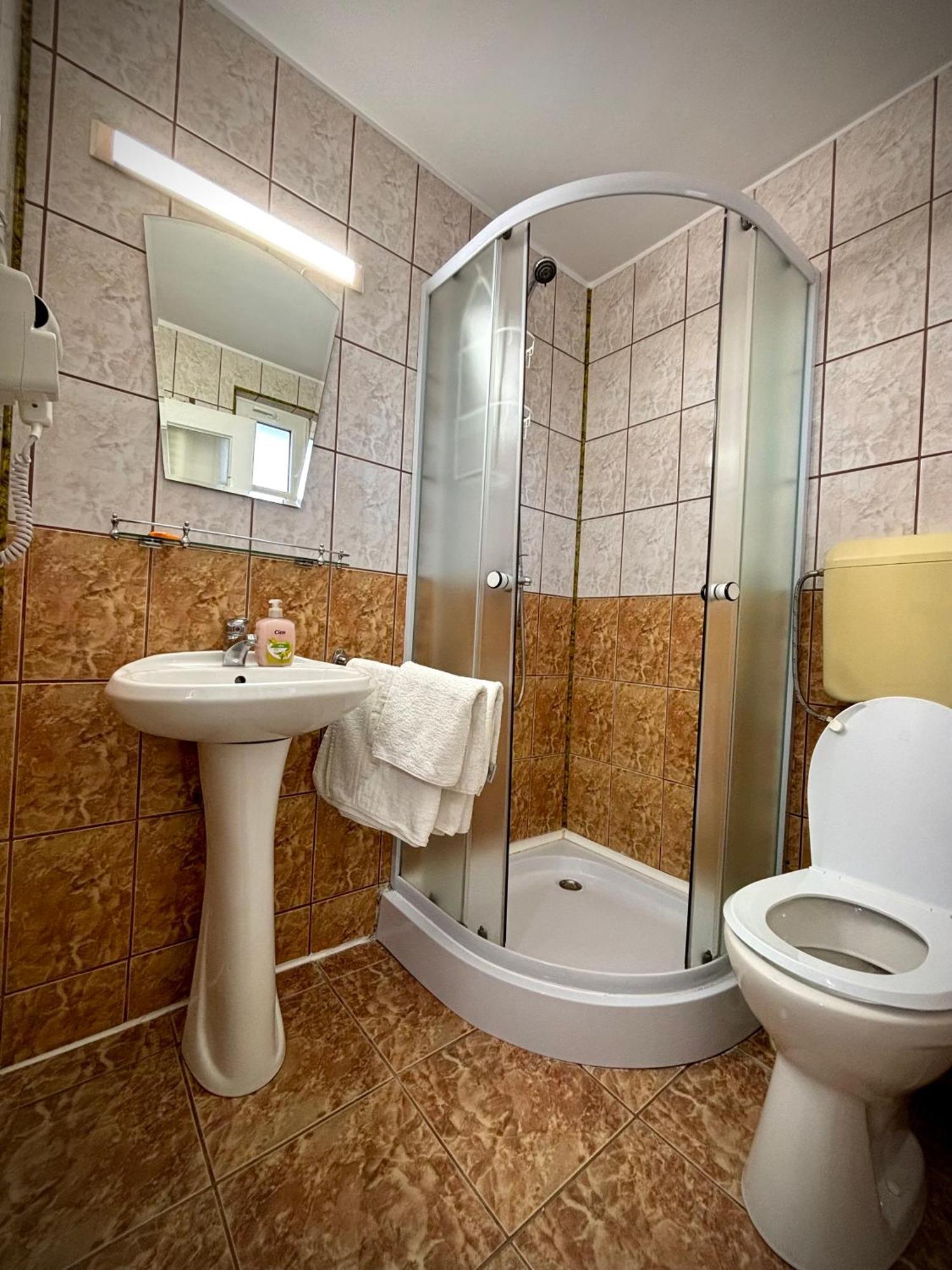 Pensiunea Casa-Stefanel Sadova  Exteriör bild